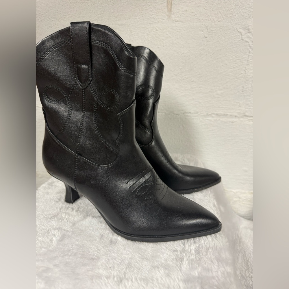 Black Western-Style Pointed Toe Heeled Boots new